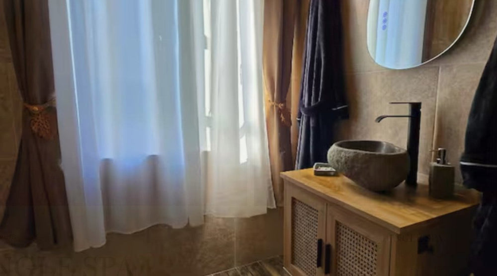 Suite Jungle Spa•Sauna & Balnéo - Love’nSpa - weekend en amoureux, love rooms avec spa ou jacuzzi privatif3 de Suite Jungle Spa•Sauna & Balnéo
