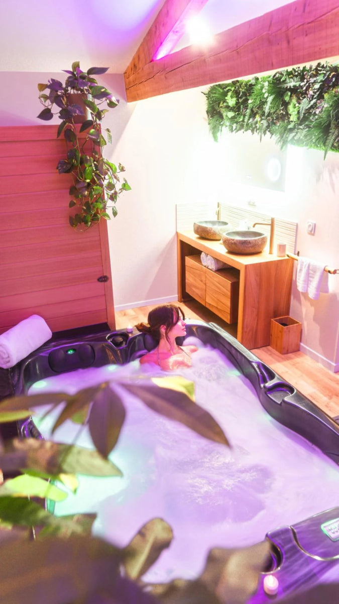 Suite L'Olive Sacrée - Love’nSpa - weekend en amoureux, love rooms avec spa ou jacuzzi privatif12 de Suite L'Olive Sacrée