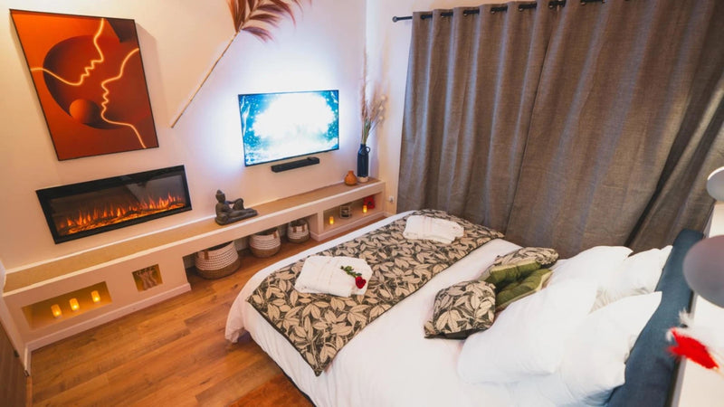Suite L'Olive Sacrée - Love’nSpa - weekend en amoureux, love rooms avec spa ou jacuzzi privatif3 de Suite L'Olive Sacrée