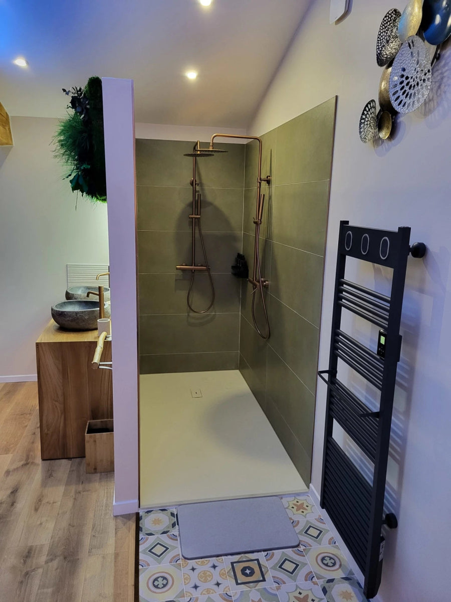 Suite L'Olive Sacrée - Love’nSpa - weekend en amoureux, love rooms avec spa ou jacuzzi privatif9 de Suite L'Olive Sacrée
