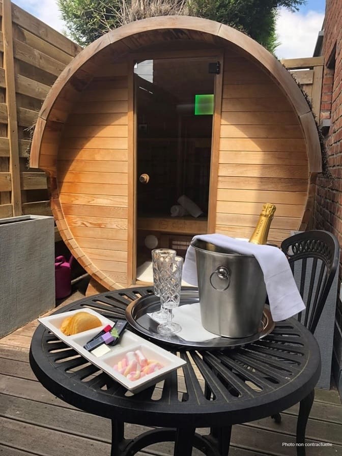 Suite Marquise by Le Clos des Thermes - Love’nSpa - weekend en amoureux, love rooms avec spa ou jacuzzi privatif7 de Suite Marquise by Le Clos des Thermes