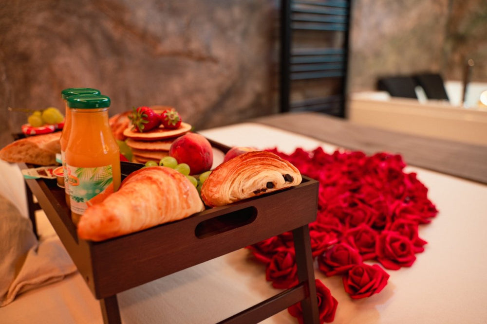 Suite Moon - Love’nSpa - weekend en amoureux, love rooms avec spa ou jacuzzi privatif5 de Suite Moon