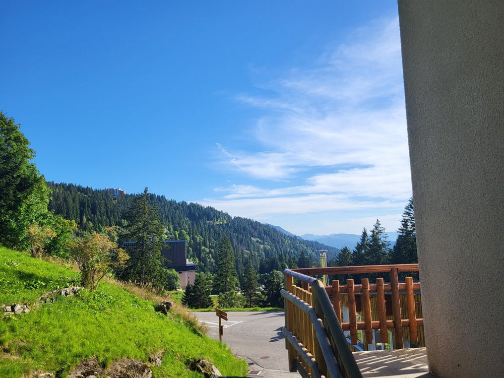 Suite romantique avec baignoire Balnéo en pleine montagne - Love’nSpa - weekend en amoureux, love rooms avec spa ou jacuzzi privatif3 de Suite romantique avec baignoire Balnéo en pleine montagne