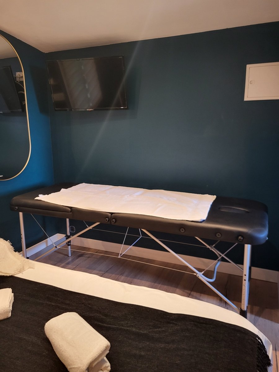 Suite romantique avec baignoire Balnéo en pleine montagne - Love’nSpa - weekend en amoureux, love rooms avec spa ou jacuzzi privatif8 de Suite romantique avec baignoire Balnéo en pleine montagne