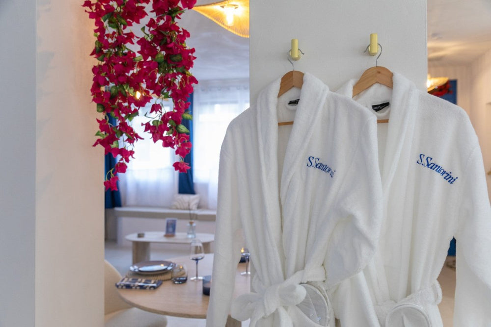 Suite Santorini - Love’nSpa - weekend en amoureux, love rooms avec spa ou jacuzzi privatif12 de Suite Santorini