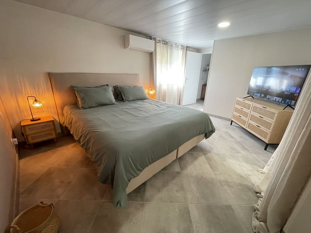 Suite Villa Le belvédère Cévenol - Love’nSpa - weekend en amoureux, love rooms avec spa ou jacuzzi privatif3 de La suite Villa L'Eden - Le Belvédère Cévenol