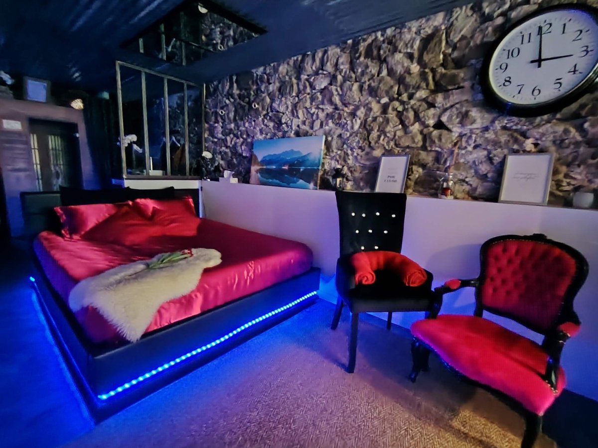 Sweet - Loft - Love’nSpa - weekend en amoureux, love rooms avec spa ou jacuzzi privatifSweet-Loft