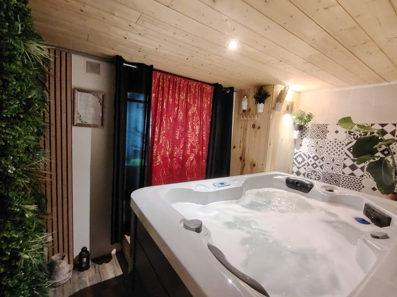 Sweet - Loft - Love’nSpa - weekend en amoureux, love rooms avec spa ou jacuzzi privatif1 de Sweet-Loft