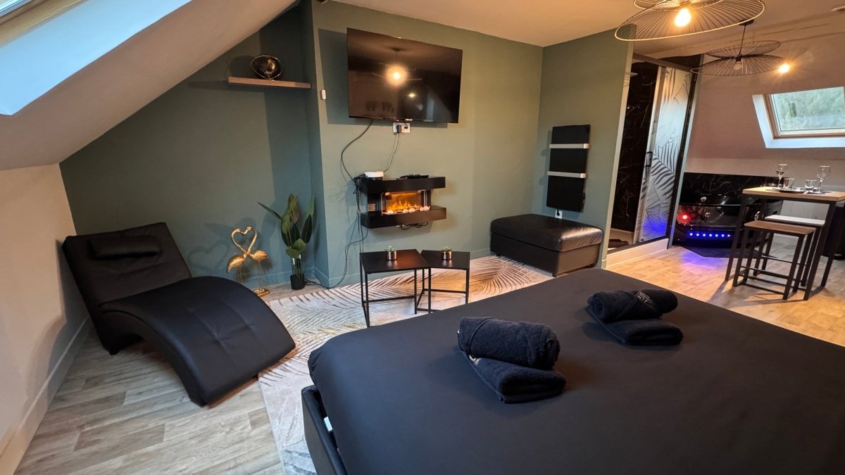 The love escape - Love’nSpa - weekend en amoureux, love rooms avec spa ou jacuzzi privatifThe love escape