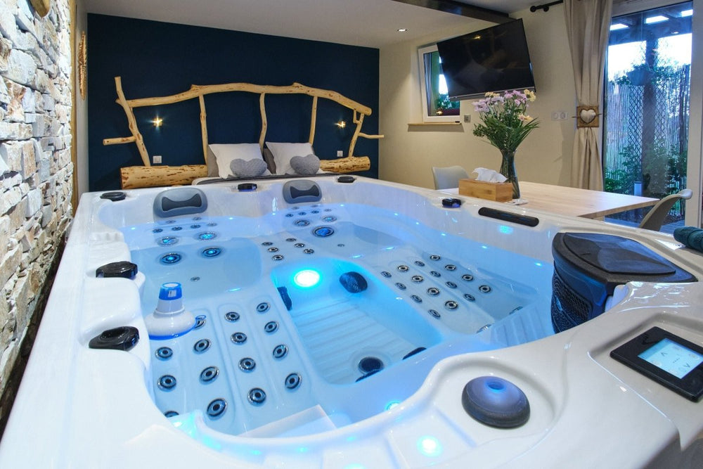 TOY - Love’nSpa - weekend en amoureux, love rooms avec spa ou jacuzzi privatif10 de TOY