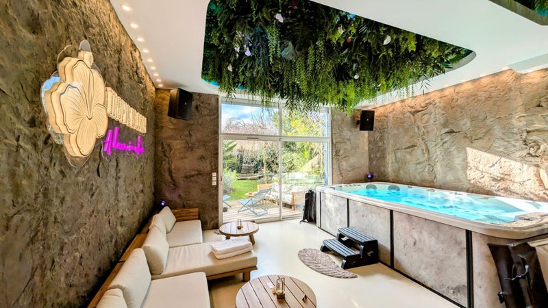Tropic Bloom Spa & Cinema - Love’nSpa - weekend en amoureux, love rooms avec spa ou jacuzzi privatif2 de Tropic Bloom Spa & Cinema