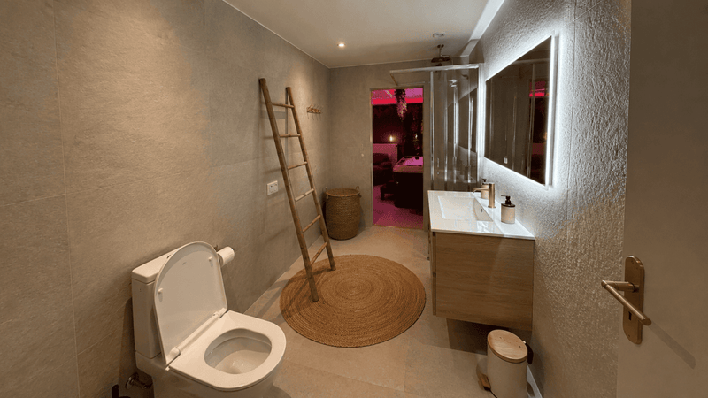 TropicaRoom - Love’nSpa - weekend en amoureux, love rooms avec spa ou jacuzzi privatif4 de TropicaRoom