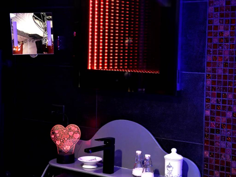 Une Parenthèse pour Deux - Chambre Rouge Passion - Love’nSpa - weekend en amoureux, love rooms avec spa ou jacuzzi privatif7 de Une Parenthèse pour Deux - Chambre Rouge Passion