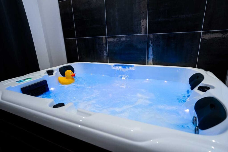 Une Pause à Deux - Love’nSpa - weekend en amoureux, love rooms avec spa ou jacuzzi privatif1 de Une Pause à Deux