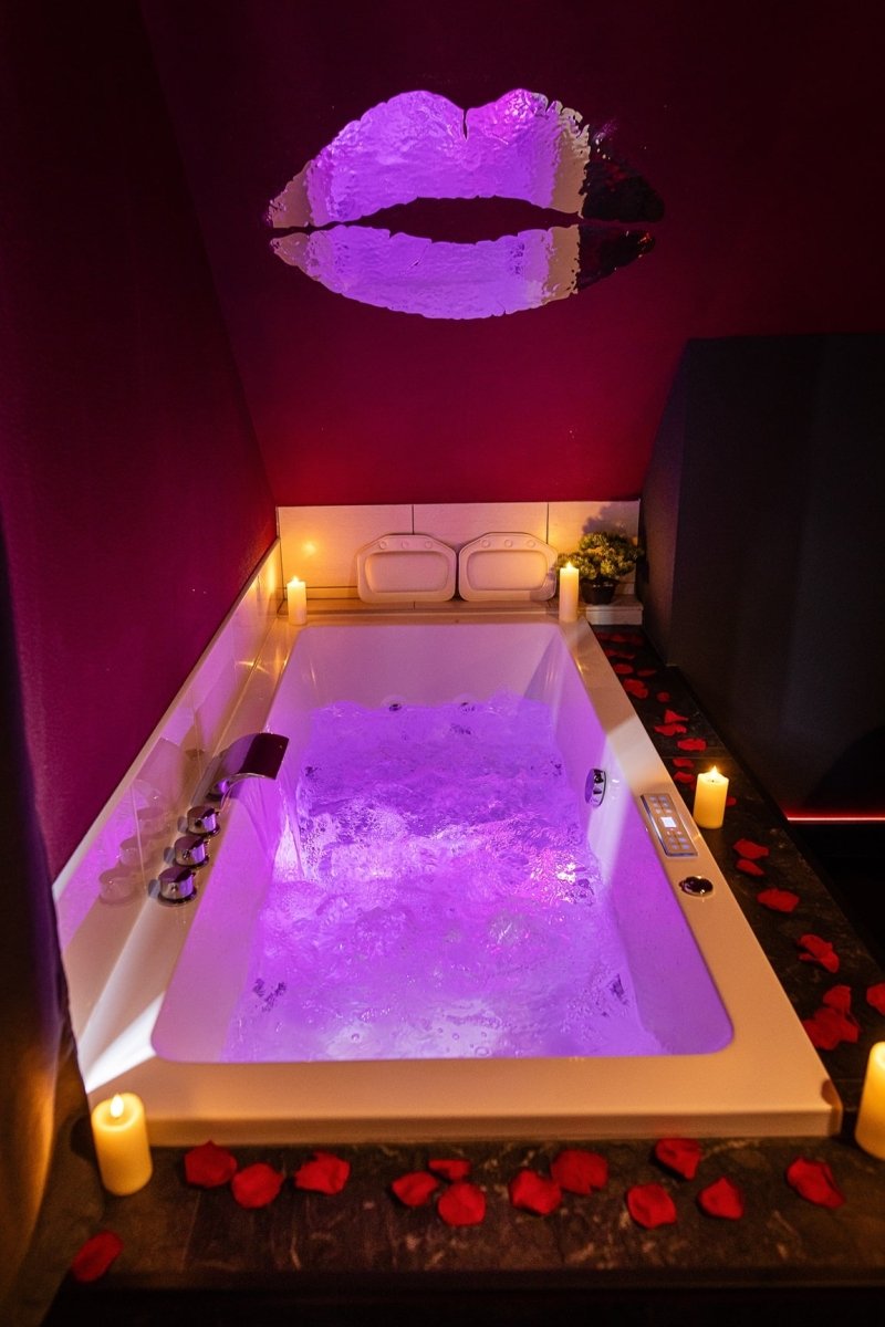 Urban Spa - 3 nuances de plaisir - Love’nSpa - weekend en amoureux, love rooms avec spa ou jacuzzi privatif7 de Urban Spa - 3 nuances de plaisir