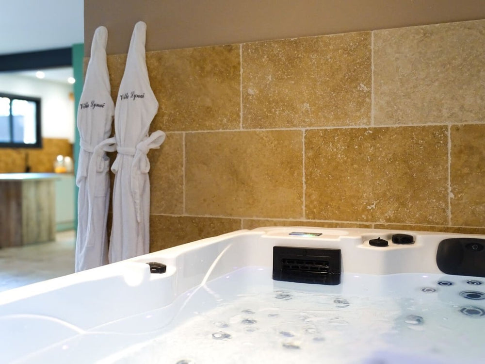 Villa Lynaë - Love’nSpa - weekend en amoureux, love rooms avec spa ou jacuzzi privatif12 de Villa Lynaë