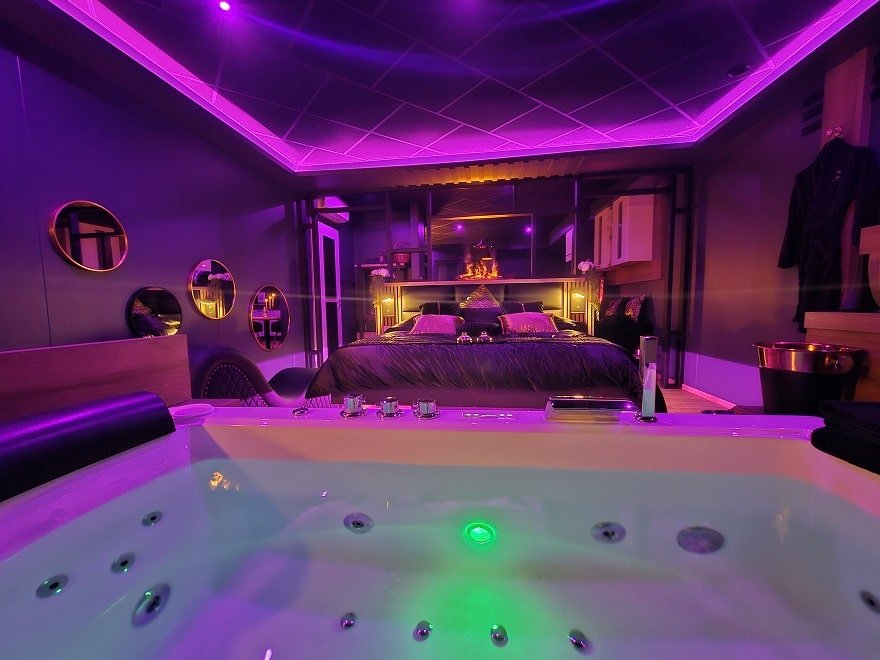 Aérogites Chambley - Love’nSpa - weekend en amoureux, love rooms avec spa ou jacuzzi privatif2 de Aérogites Chambley