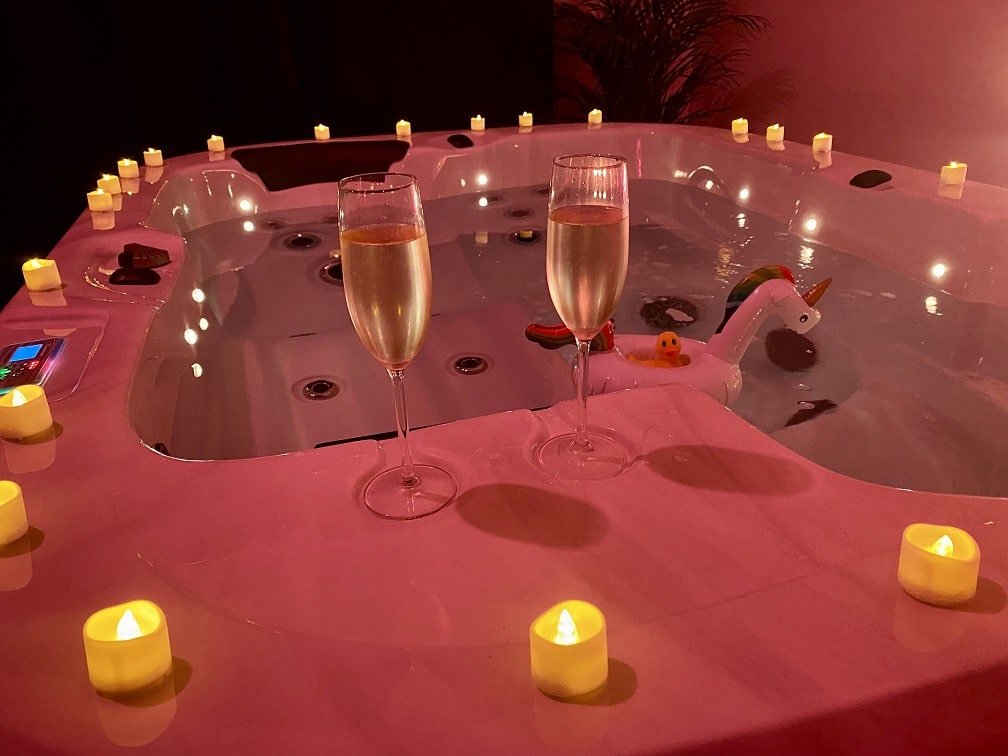 Amor & Sens - Love’nSpa - weekend en amoureux, love rooms avec spa ou jacuzzi privatifAmor & Sens