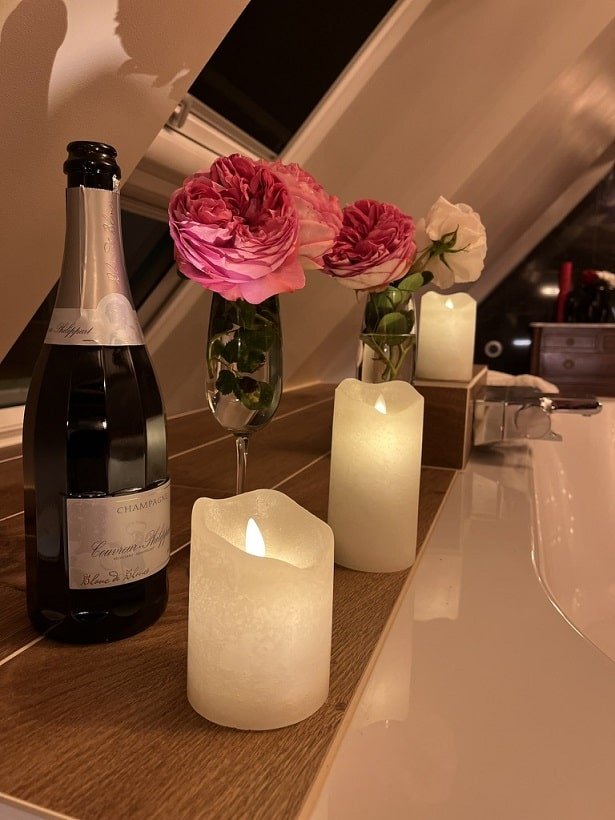 Amour amour - Loveroom - Love’nSpa - weekend en amoureux, love rooms avec spa ou jacuzzi privatif13 de Amour amour - Loveroom