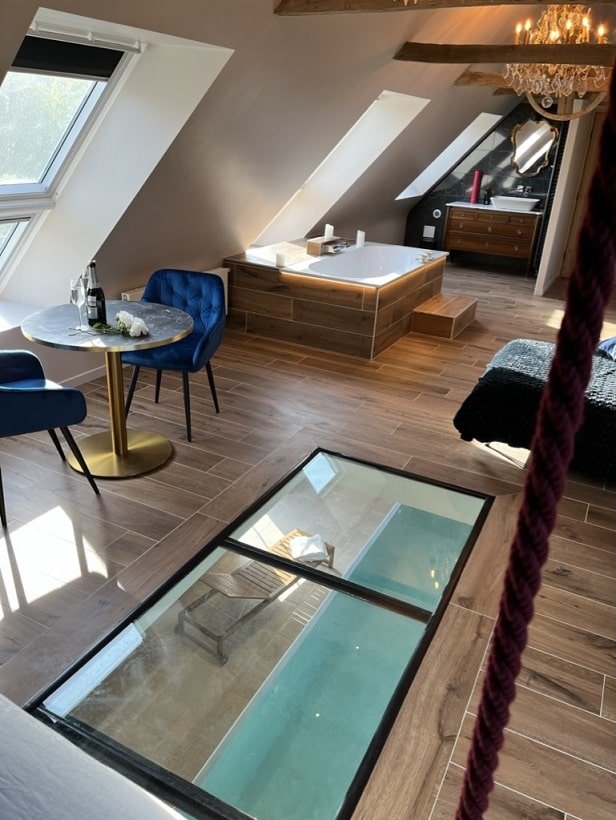 Amour amour - Loveroom - Love’nSpa - weekend en amoureux, love rooms avec spa ou jacuzzi privatif1 de Amour amour - Loveroom