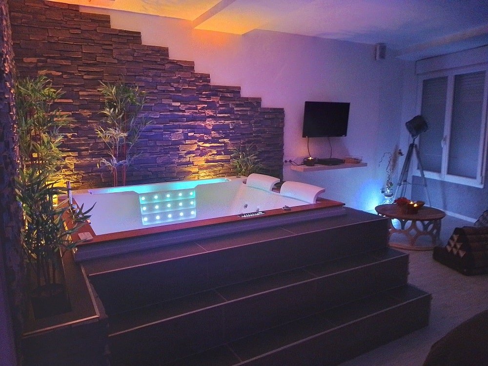 Appart Spa Gray - Love’nSpa - weekend en amoureux, love rooms avec spa ou jacuzzi privatif5 de Appart Spa Gray
