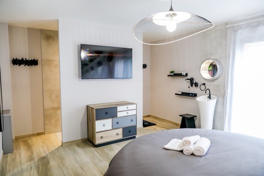 Au bonheur des anges - Love’nSpa - weekend en amoureux, love rooms avec spa ou jacuzzi privatif10 de Au bonheur des anges
