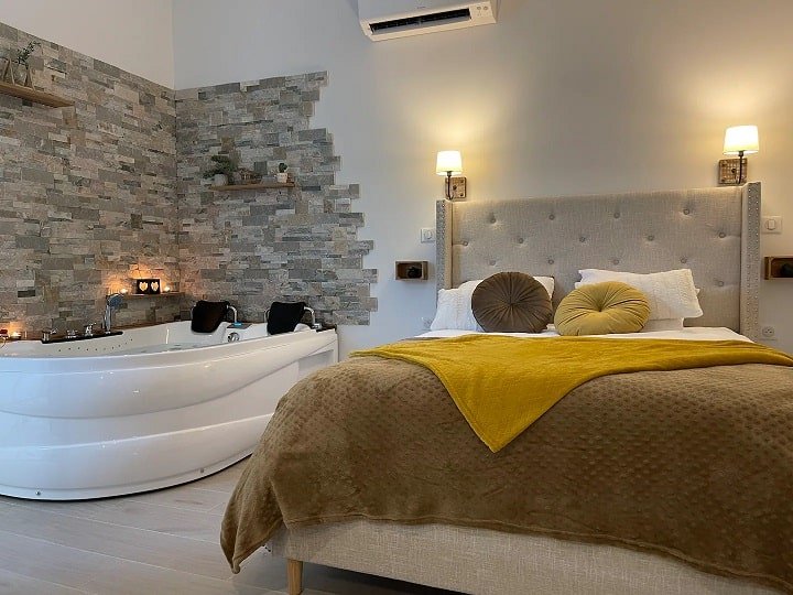 Aux 3 Glands - Nature & Spa - Love’nSpa - weekend en amoureux, love rooms avec spa ou jacuzzi privatif2 de Aux 3 Glands - Nature & Spa