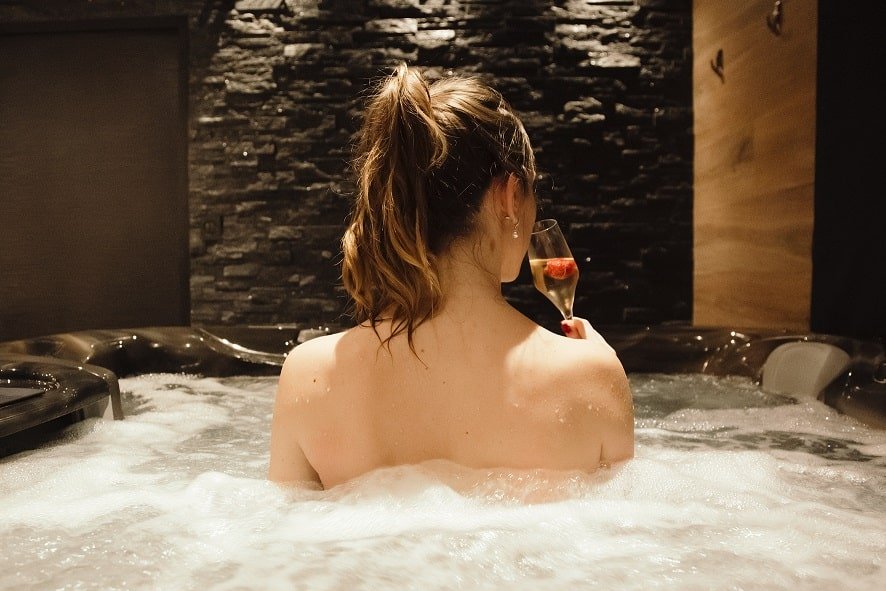 Calinsia - Love’nSpa - weekend en amoureux, love rooms avec spa ou jacuzzi privatif1 de Calinsia