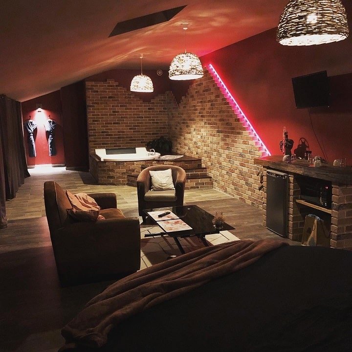 Chambre Innamorato - Love’nSpa - weekend en amoureux, love rooms avec spa ou jacuzzi privatif6 de Chambre Innamorato