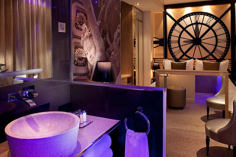 Hôtel design secret de Paris - Chambre musée d’Orsay - Love’nSpa - weekend en amoureux, love rooms avec spa ou jacuzzi privatif1 de Secret de Paris Hotel & Spa**** - Chambre musée d’Orsay