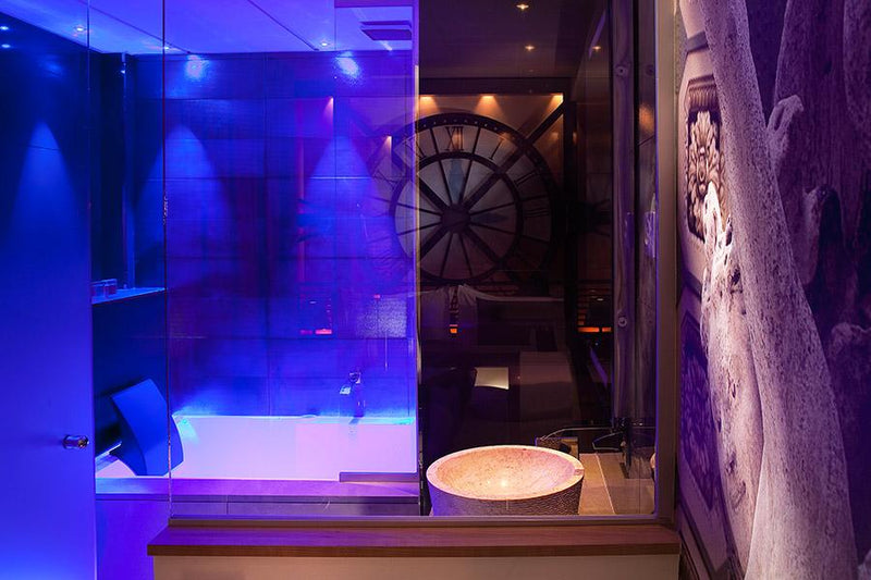 Hôtel design secret de Paris - Chambre musée d’Orsay - Love’nSpa - weekend en amoureux, love rooms avec spa ou jacuzzi privatif2 de Secret de Paris Hotel & Spa**** - Chambre musée d’Orsay