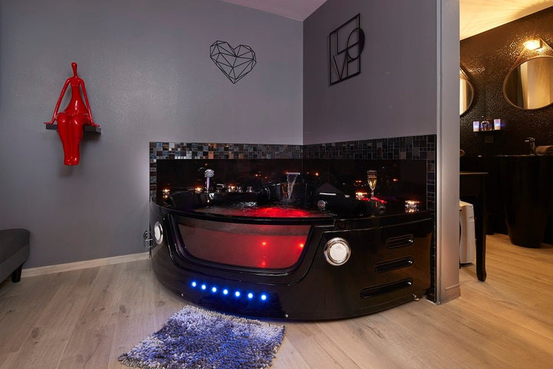 Crystal Love Appart - Love’nSpa - weekend en amoureux, love rooms avec spa ou jacuzzi privatif1 de Crystal Love Appart
