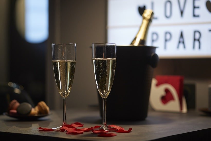 Crystal Love Appart - Love’nSpa - weekend en amoureux, love rooms avec spa ou jacuzzi privatif3 de Crystal Love Appart