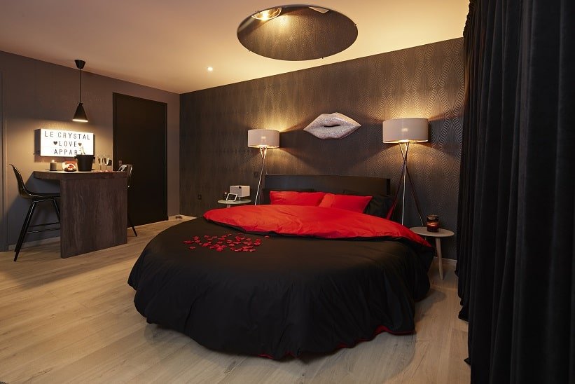 Crystal Love Appart - Love’nSpa - weekend en amoureux, love rooms avec spa ou jacuzzi privatif6 de Crystal Love Appart