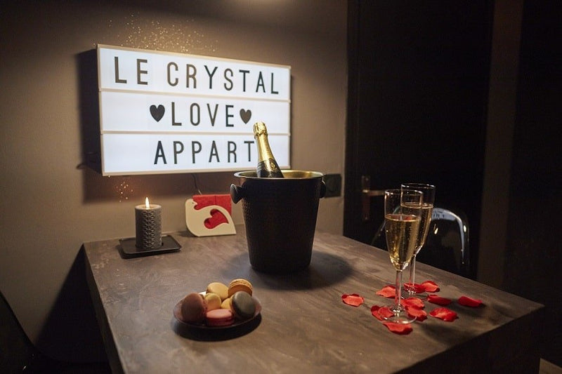 Crystal Love Appart - Love’nSpa - weekend en amoureux, love rooms avec spa ou jacuzzi privatif4 de Crystal Love Appart