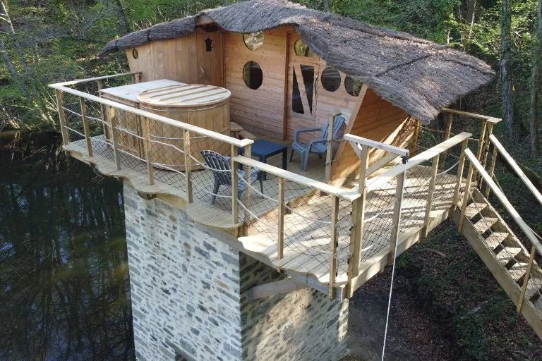 Domaine des Vaulx - Cabane Prague Spa - Love’nSpa - weekend en amoureux, love rooms avec spa ou jacuzzi privatif2 de Domaine des Vaulx - Cabane Prague Spa