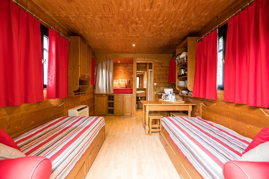 Domaine Saint Cerice - Nid d'amour - Love’nSpa - weekend en amoureux, love rooms avec spa ou jacuzzi privatif8 de Domaine Saint Cerice - Nid d'amour