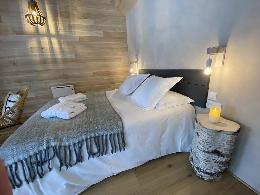 Écrin D'Auvergne - Lodge SPA PARENTHESE - Love’nSpa - weekend en amoureux, love rooms avec spa ou jacuzzi privatif8 de Écrin D'Auvergne - Lodge SPA PARENTHESE