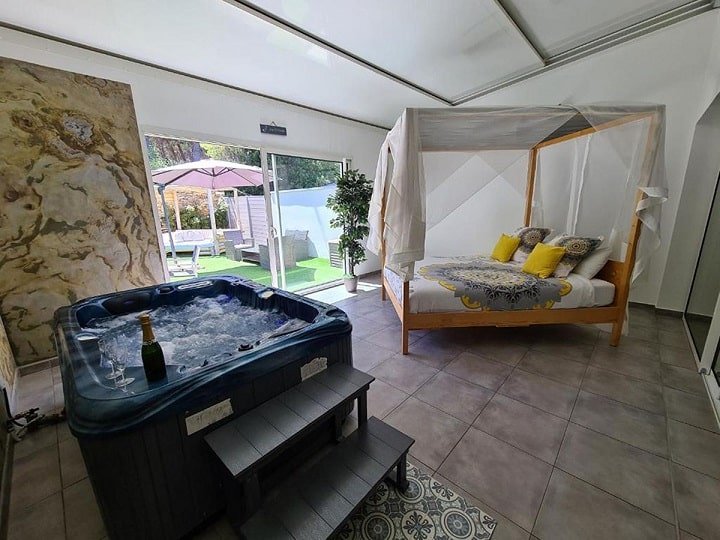 Étoiles de Provence - Suite BIEN-ÊTRE - Love’nSpa - weekend en amoureux, love rooms avec spa ou jacuzzi privatif2 de Étoiles de Provence - Suite BIEN-ÊTRE