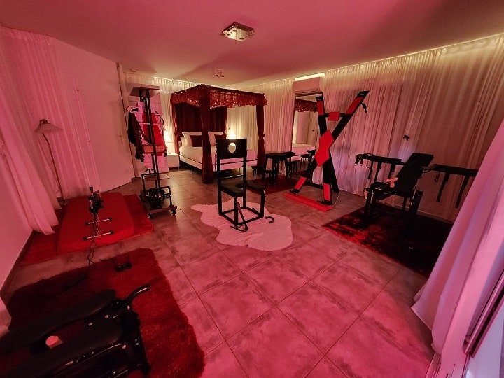 Étoiles de Provence - Suite GLAMOUR - Love’nSpa - weekend en amoureux, love rooms avec spa ou jacuzzi privatif8 de Étoiles de Provence - Suite GLAMOUR