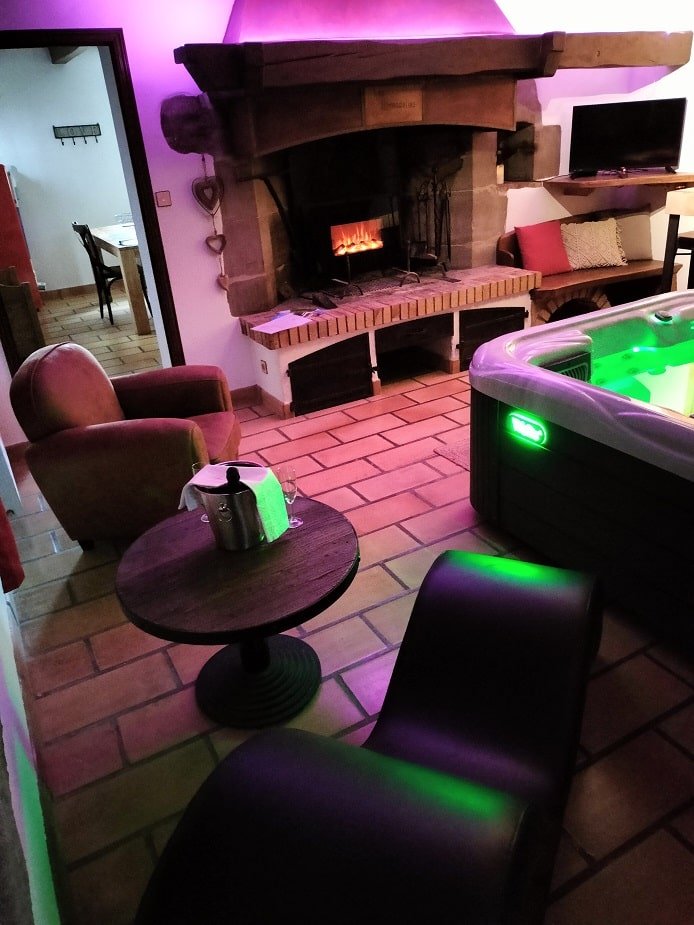 Gite à la ferme - Spa privé - Love’nSpa - weekend en amoureux, love rooms avec spa ou jacuzzi privatif9 de Gite à la ferme - Spa privé