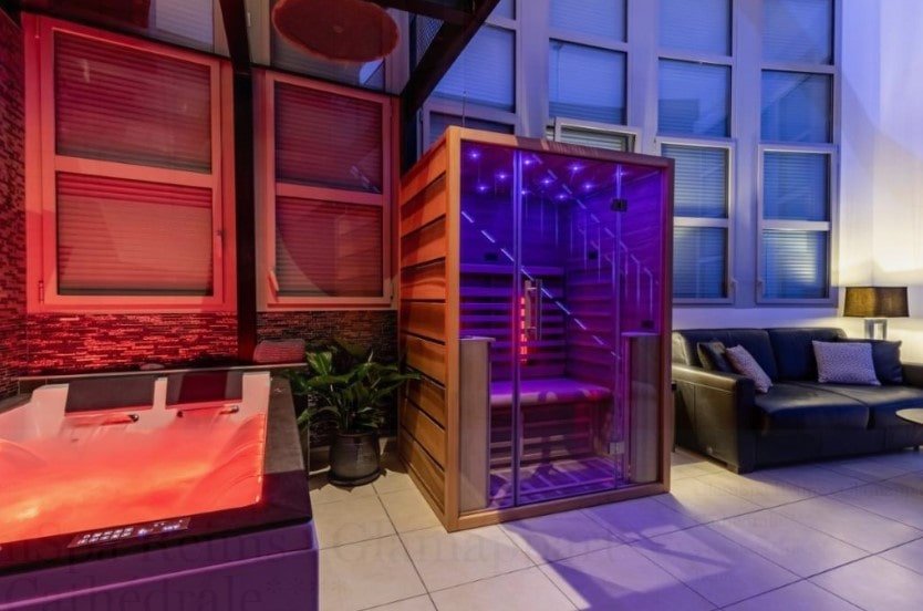 GLAM’APPART REIMS - Love’nSpa - weekend en amoureux, love rooms avec spa ou jacuzzi privatif9 de GLAM’APPART REIMS