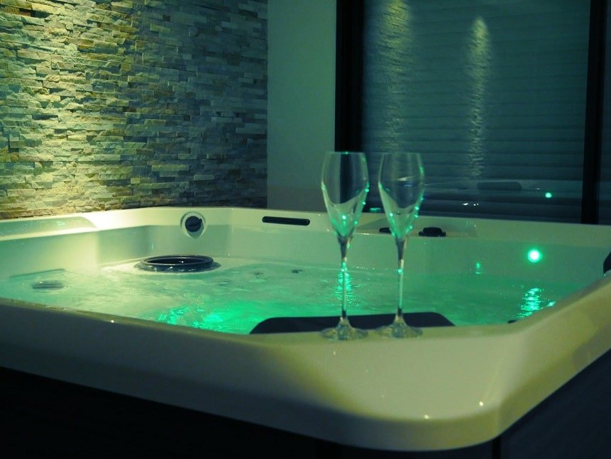 Il était une fois - Love’nSpa - weekend en amoureux, love rooms avec spa ou jacuzzi privatif1 de Il était une fois