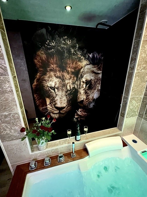Kastell Ô fil de l’eau - Suite KalypsÔ - Love’nSpa - weekend en amoureux, love rooms avec spa ou jacuzzi privatif3 de Kastell Ô fil de l’eau - Suite KalypsÔ