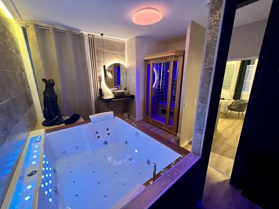 Kastell Ô fil de l’eau - Suite KalypsÔ - Love’nSpa - weekend en amoureux, love rooms avec spa ou jacuzzi privatif2 de Kastell Ô fil de l’eau - Suite KalypsÔ