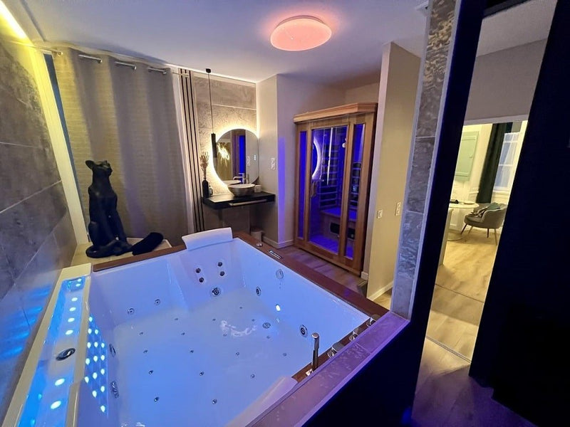 Kastell Ô fil de l’eau - Suite KalypsÔ - Love’nSpa - weekend en amoureux, love rooms avec spa ou jacuzzi privatif1 de Kastell Ô fil de l’eau - Suite KalypsÔ