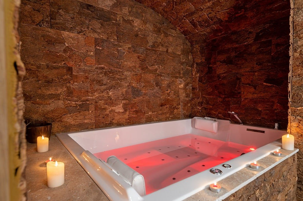 LA BASTIDE DU ROCHER - Le Chai - Love’nSpa - weekend en amoureux, love rooms avec spa ou jacuzzi privatif1 de LA BASTIDE DU ROCHER - Le Chai