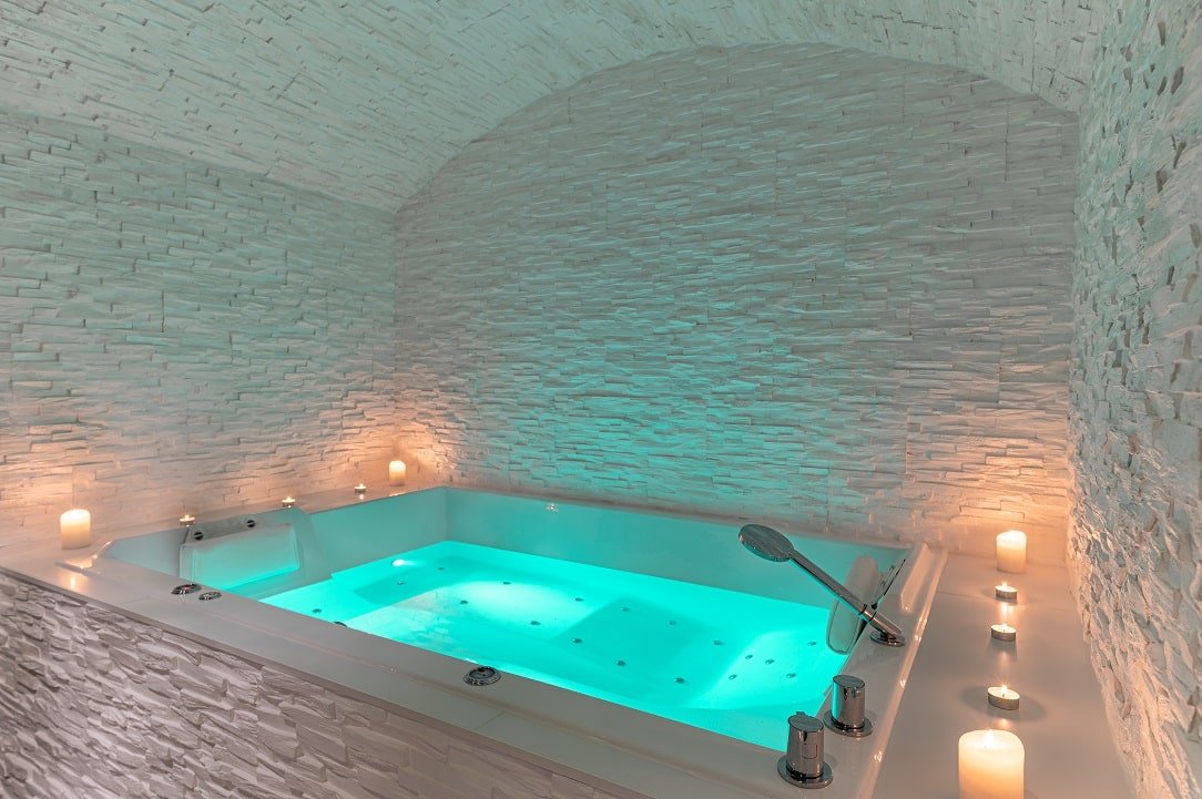 LA BASTIDE DU ROCHER - Le Clos - Love’nSpa - weekend en amoureux, love rooms avec spa ou jacuzzi privatifLA BASTIDE DU ROCHER - Le Clos