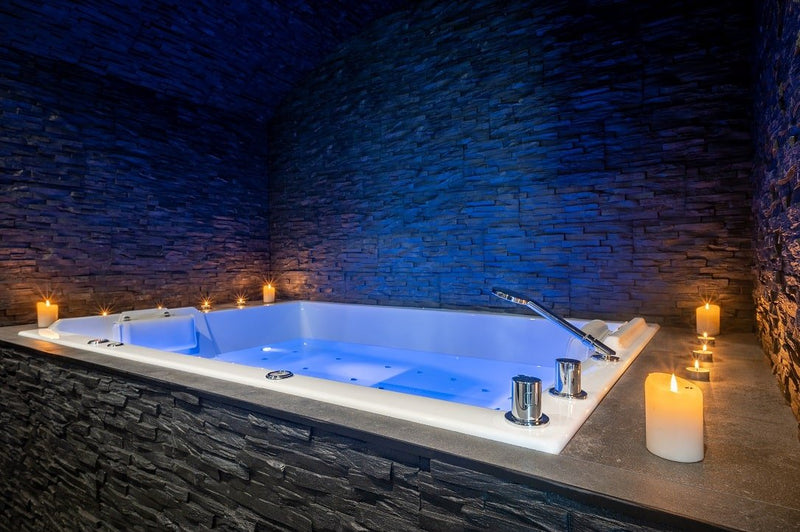 LA BASTIDE DU ROCHER - L’Ecurie - Love’nSpa - weekend en amoureux, love rooms avec spa ou jacuzzi privatif2 de LA BASTIDE DU ROCHER - L’Ecurie