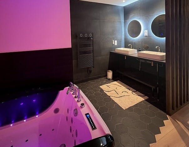 La Belle Nuit - Nuit Etoilée - Love’nSpa - weekend en amoureux, love rooms avec spa ou jacuzzi privatif12 de La Belle Nuit - Nuit Etoilée